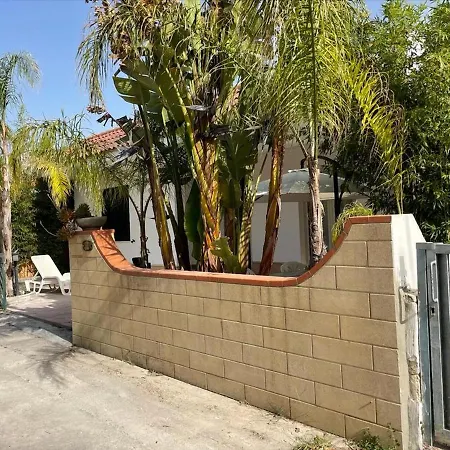 Padula Bianca 펜션 *